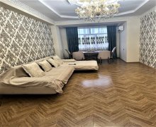 Satılır Yeni Tikili Azadlıq m., 8-ci mikrorayon, Binəqədi r.