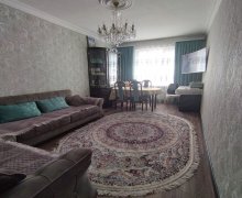 Satılır Köhnə Tikili Azadlıq m., 8-ci mikrorayon, Binəqədi r.