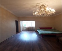 Satılır Köhnə Tikili Qara Qarayev m., Nizami r.