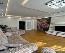 Satılır Yeni Tikili Elmlər akademiyası m., Yasamal r.