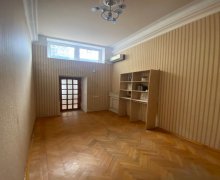 Satılır Köhnə Tikili Sahil m., Səbail r.