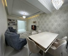 Satılır Yeni Tikili Xalqlar dostluğu m., 8-ci kilometr, Nizami r.