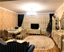 Satılır Yeni Tikili Azadlıq m., 8-ci mikrorayon, Binəqədi r.