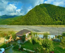 Kirayə (günlük) Həyət evi/villa Qax ş. Kirayə (günlük) Həyət evi/villa Qax ş.