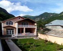 Kirayə (günlük) Həyət evi/villa Qax ş. Kirayə (günlük) Həyət evi/villa Qax ş.