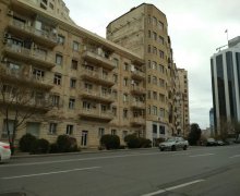 Satılır Köhnə Tikili Elmlər akademiyası m., Yasamal r.