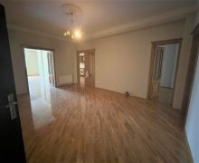 Satılır Yeni Tikili Azadlıq m., 8-ci mikrorayon, Binəqədi r.