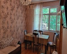 Satılır Köhnə Tikili Memar Əcəmi m., 4-cü mikrorayon, Nəsimi r.