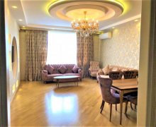 Satılır Yeni Tikili Elmlər akademiyası m., Yasamal qəs., Yasamal r.