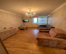 Satılır Köhnə Tikili Elmlər akademiyası m., Yasamal r.