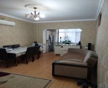 Satılır Köhnə Tikili Memar Əcəmi m., 9-cu mikrorayon, Binəqədi r.