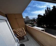 Satılır Köhnə Tikili Memar Əcəmi m., 9-cu mikrorayon, Binəqədi r.