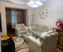 Satılır Köhnə Tikili Azadlıq m., 7-ci mikrorayon, Binəqədi r.