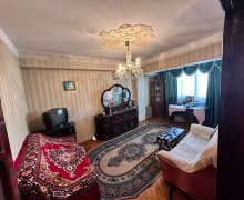 Satılır Köhnə Tikili Azadlıq m., 8-ci mikrorayon, Binəqədi r.