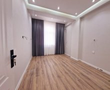 qara qarayevde satilan evler Qara Qarayev m., Nizami r.