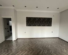 Satılır Yeni Tikili Azadlıq m., 8-ci mikrorayon, Binəqədi r.