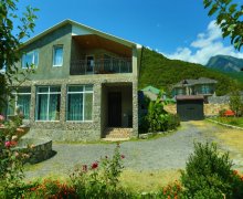 Kirayə (günlük) Həyət evi/villa Qax ş. Kirayə (günlük) Həyət evi/villa Qax ş.
