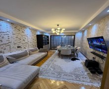 Satılır Köhnə Tikili Azadlıq m., 7-ci mikrorayon, Binəqədi r.