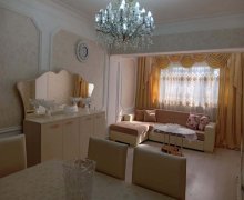 Satılır Köhnə Tikili Azadlıq m., Binəqədi r.