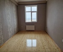 Satılır Yeni Tikili Qaraçuxur qəs., Suraxanı r.