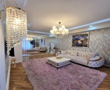 qara qarayevde satilan evler Qara Qarayev m., Nizami r.