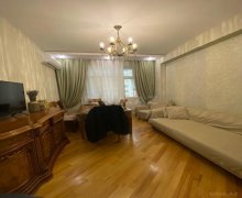 Satılır Yeni Tikili İnşaatçılar m., Yeni Yasamal qəs., Yasamal r.