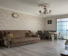 Satılır Köhnə Tikili Azadlıq m., 7-ci mikrorayon, Binəqədi r.