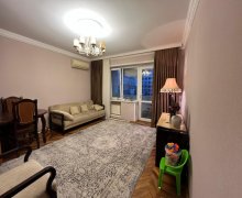 Satılır Köhnə Tikili İnşaatçılar m., Yasamal qəs., Yasamal r.