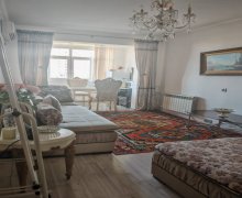 Satılır Köhnə Tikili Neftçilər m., 8-ci kilometr, Nizami r. Satılır Köhnə Tikili Neftçilər m., 8-ci kilometr, Nizami r.