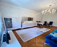 Satılır Köhnə Tikili Elmlər akademiyası m., Yasamal r.