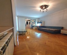 Satılır Köhnə Tikili Xalqlar dostluğu m., 8-ci kilometr, Nizami r.