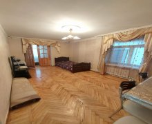 Satılır Köhnə Tikili İnşaatçılar m., Yasamal qəs., Yasamal r.