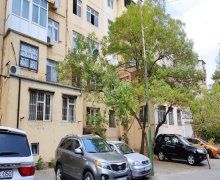 Satılır Köhnə Tikili Memar Əcəmi m., 4-cü mikrorayon, Nəsimi r.