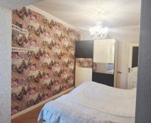 Satılır Köhnə Tikili Azadlıq m., 8-ci mikrorayon, Binəqədi r.