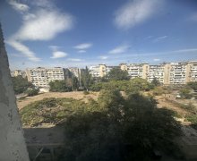 Satılır Köhnə Tikili Azadlıq m., 8-ci mikrorayon, Binəqədi r.