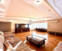 Satılır Yeni Tikili Elmlər akademiyası m., Yasamal qəs., Yasamal r.