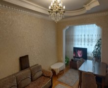 Satılır Köhnə Tikili Xalqlar dostluğu m., 8-ci kilometr, Nizami r.