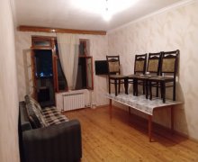 Satılır Köhnə Tikili Azadlıq m., 8-ci mikrorayon, Binəqədi r.