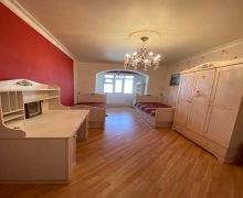 Satılır Köhnə Tikili Xalqlar dostluğu m., 8-ci kilometr, Nizami r.