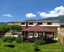 Kirayə (günlük) Həyət evi/villa Qax ş. Kirayə (günlük) Həyət evi/villa Qax ş.