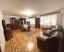 Satılır Köhnə Tikili Azadlıq m., 8-ci mikrorayon, Binəqədi r.