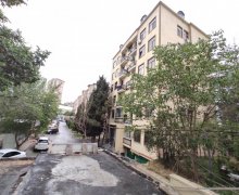 Satılır Yeni Tikili Memar Əcəmi m., 4-cü mikrorayon, Nəsimi r.