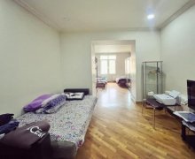 Satılır Köhnə Tikili 28 May m., Nəsimi r.