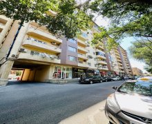 Satılır Yeni Tikili Elmlər akademiyası m., Yasamal r.