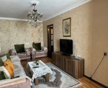 Satılır Köhnə Tikili Xalqlar dostluğu m., 8-ci kilometr, Nizami r.