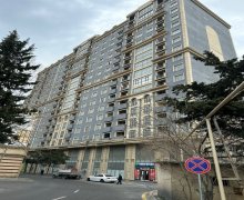 Satılır Yeni Tikili Azadlıq m., 8-ci mikrorayon, Binəqədi r.
