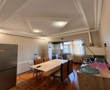 Satılır Köhnə Tikili Binəqədi r.