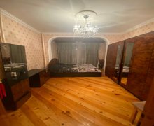 Satılır Köhnə Tikili Azadlıq m., Binəqədi r.