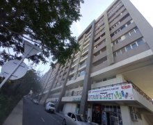 Satılır Köhnə Tikili Nizami m., Yasamal r.