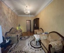 Satılır Köhnə Tikili İnşaatçılar m., Yasamal r.